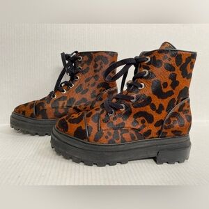 Schutz Revolve Maylova Combat Boots Leopard Lace Up Lug Soles Women's Size 8